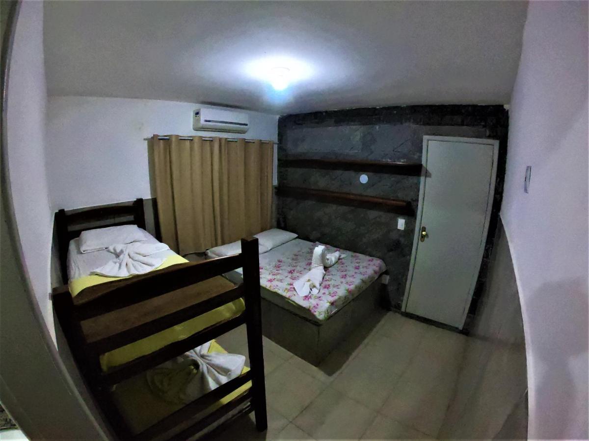 Mata Virgem E Vila do Abraao